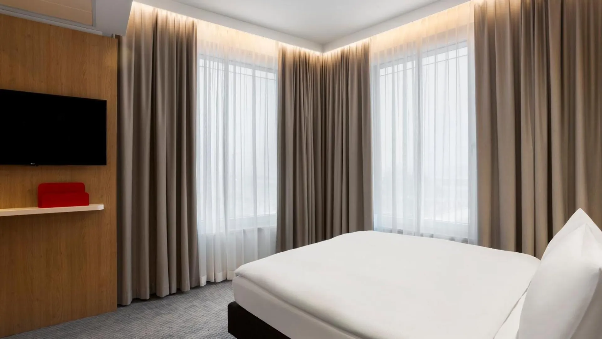 Holiday Inn Express München City West 3*,