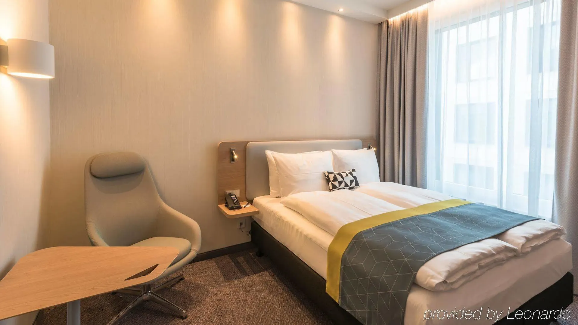 Holiday Inn Express München City West 3*,