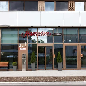 מלון Hampton By Hilton Center East